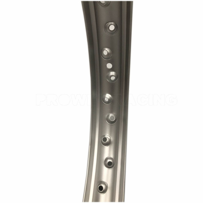 Op maat gemaakte H Type 2.15x17 Motorcycle Alloy Wheel Rim met zilveren verf